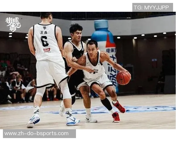 篮球球星走进足球场亲临比赛现场展现独特风采与激情